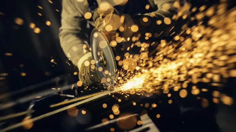 Chinese LSAW steel pipes are straight welded.